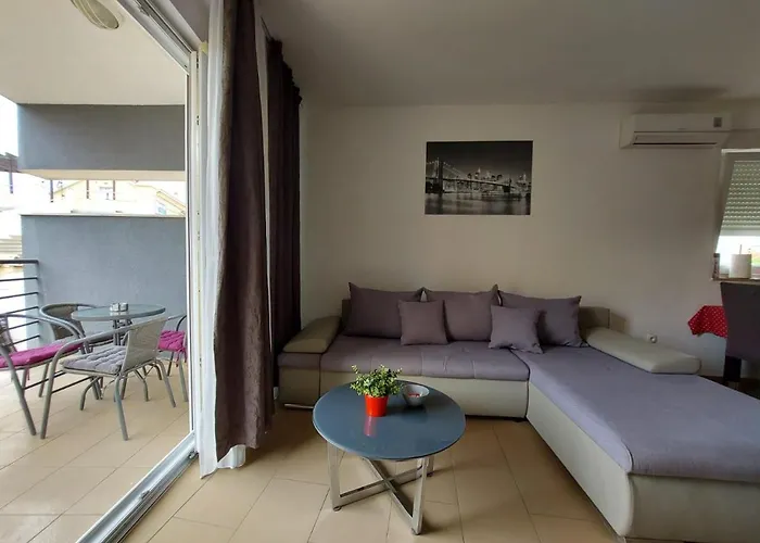 Luciano Apartment